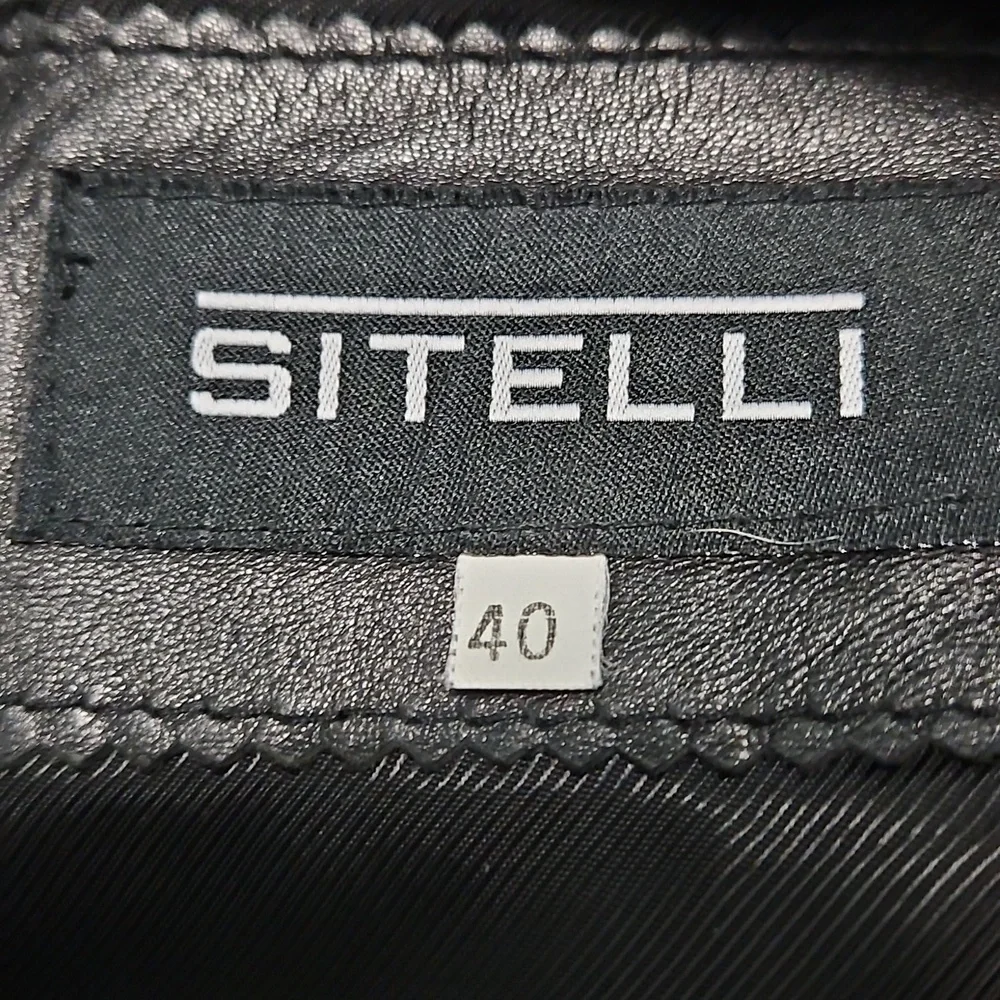 Black Leather Wide-Leg High-Rise Pants, Italy, 26" Waist / Italian 40 - Picture 4 of 7